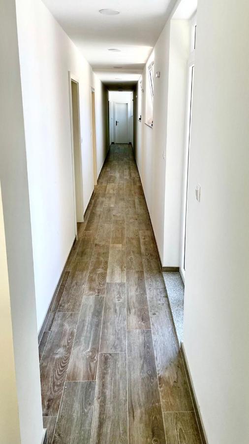 Studio Apartmani Kaja I Iva Синь Екстер'єр фото